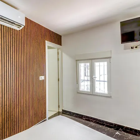 Sl בית הארחה