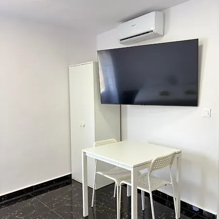 Sl בית הארחה